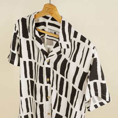 Camisa Bowling Estampada Figuras Blanco/Negro P57